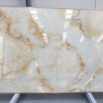 White onyx в плитах