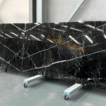 marmol negro marquina